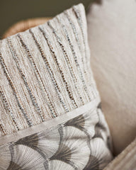 coussin decoratif beige pour canape beige