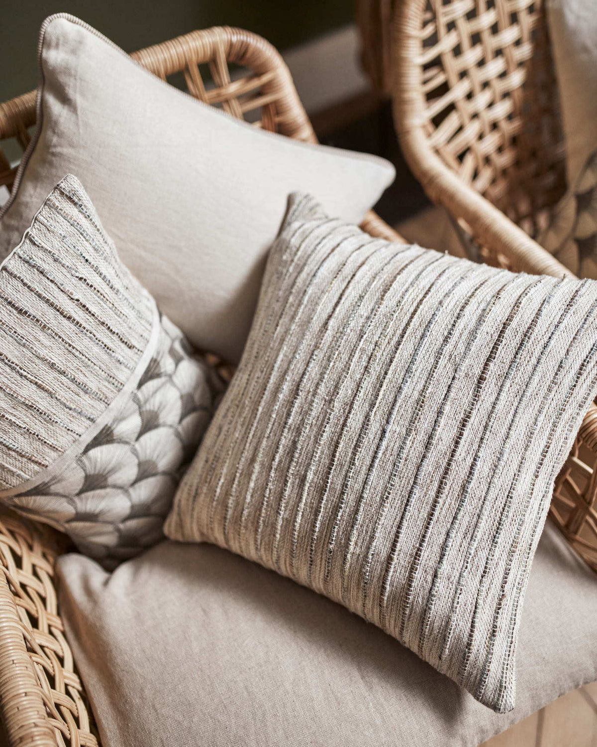 coussin beige haut de gamme pour canape beige