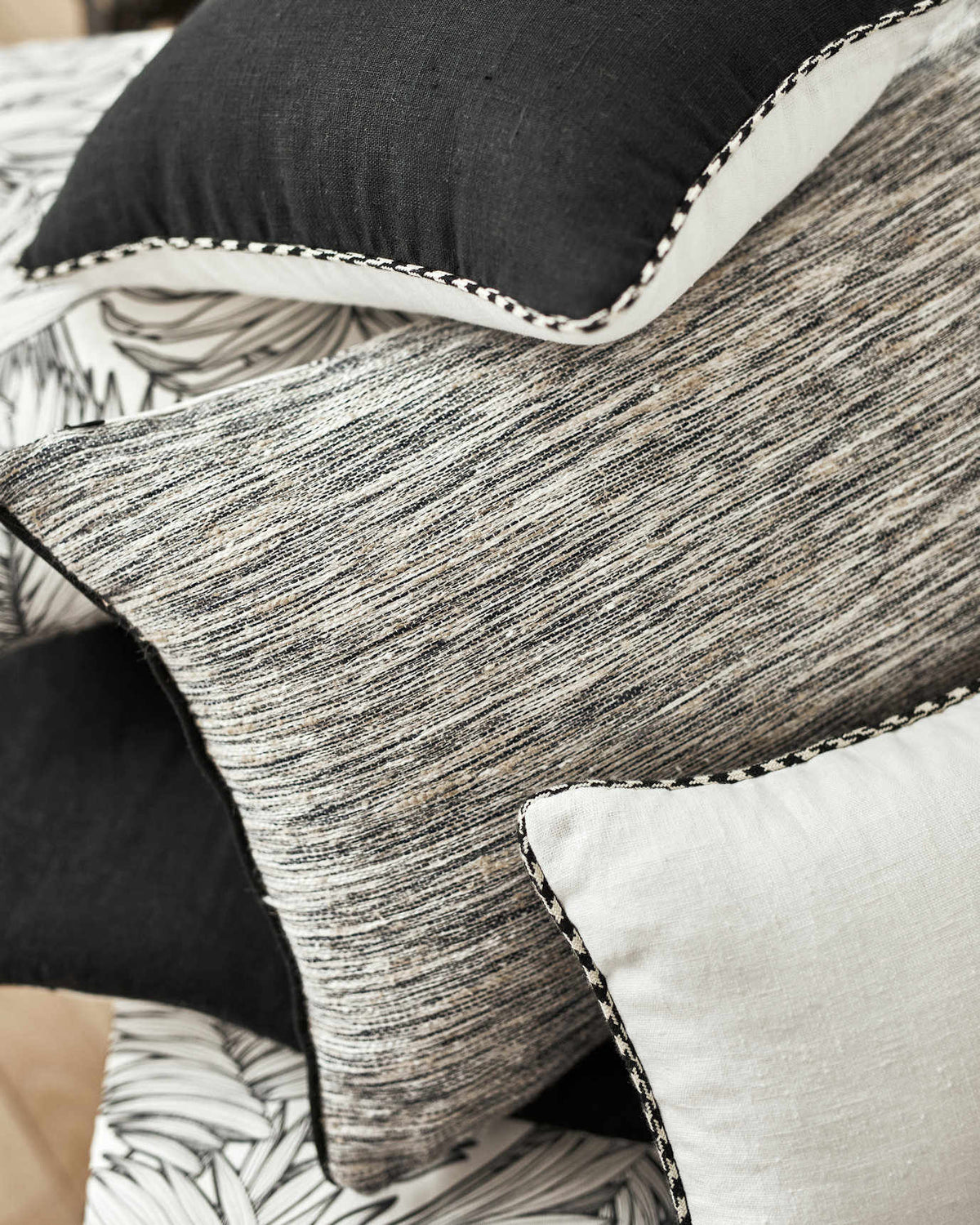 coussin lin noir et blanc