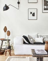 coussin noir et blanc pour canape gris