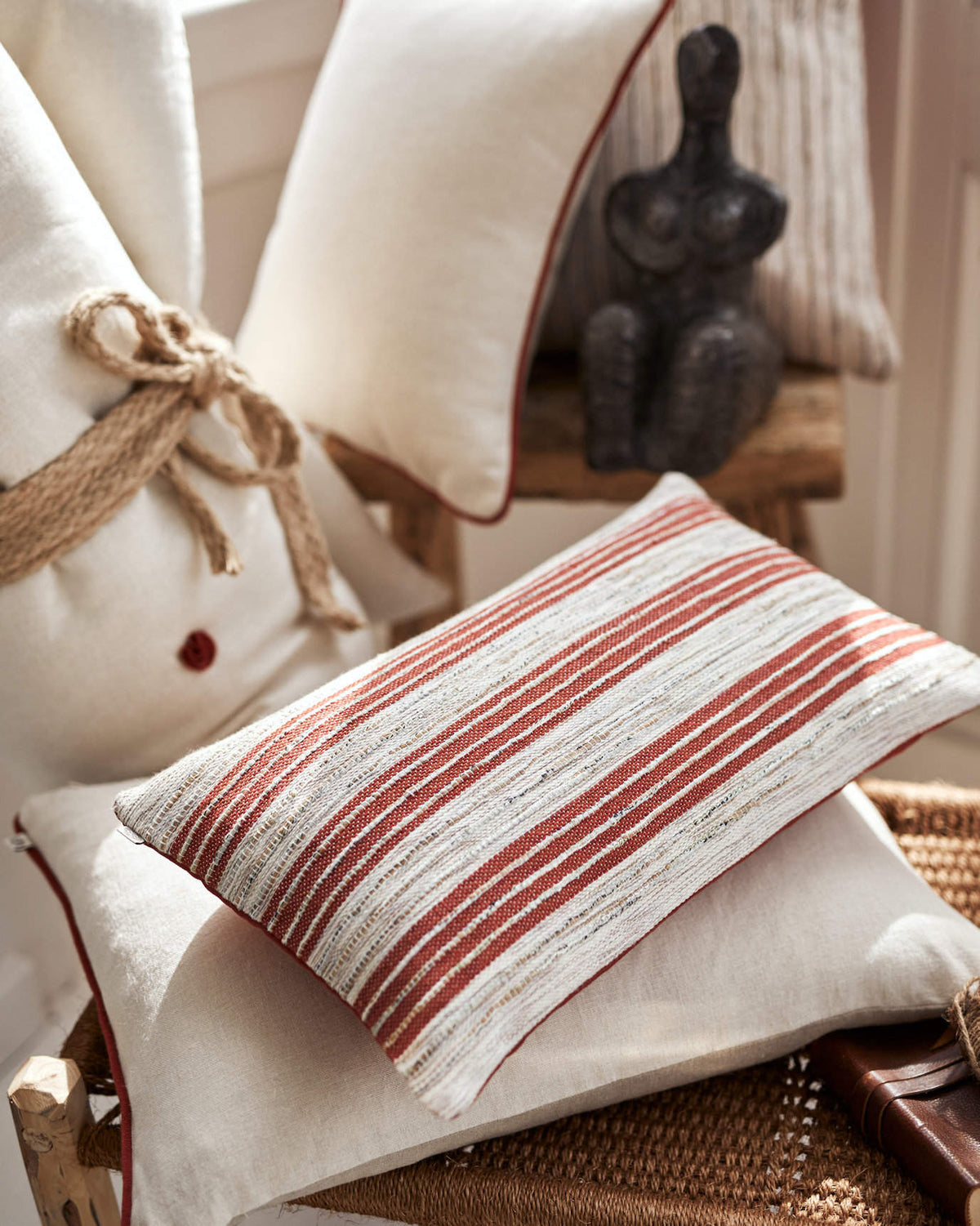 coussin terracotta pour canape beige